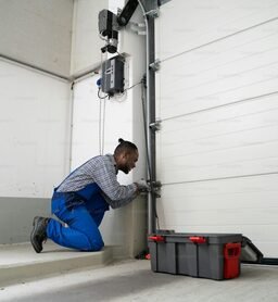 premium_photo-1682126176167-b4acb15ae439_cropped